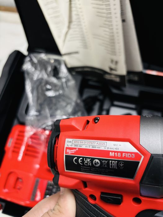 Autofiletanta cu impact Milwaukee M18 Fid3 2025 Noua.