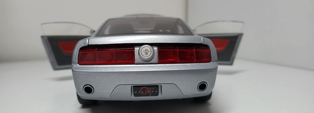 Machetă Ford Mustang Gt 1/18 The Beanstalk