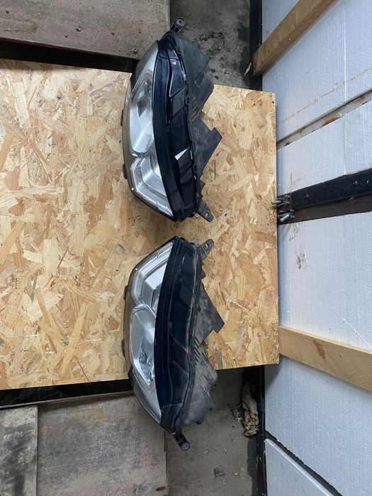 Far stanga /dreapta halogen ford ecosport