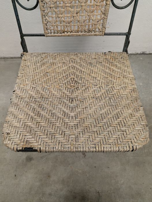 Градинска маса с два стола