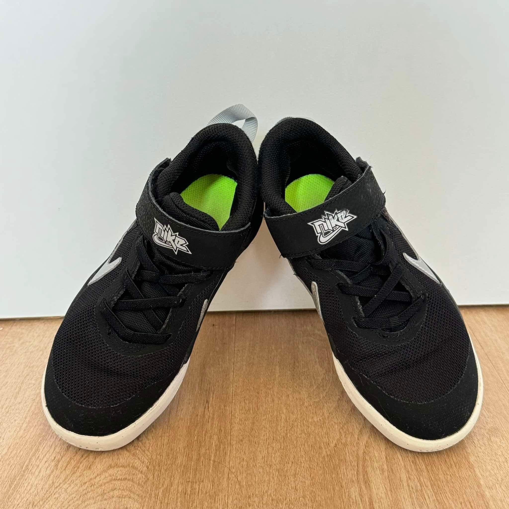 Маратонки Nike, 31 номер