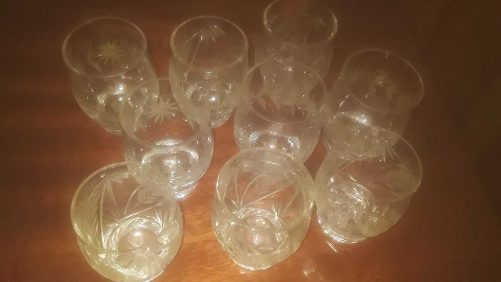 Вазы, подносы, стаканчики.