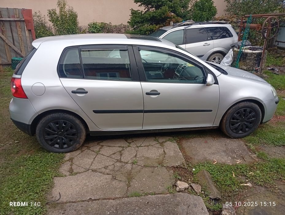 Vând sau schimb Golf v