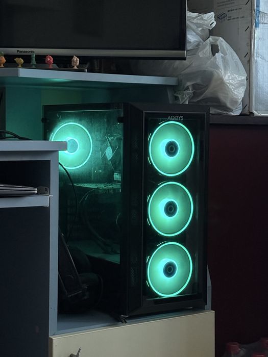 vand Pc in stare excelenta de functionare