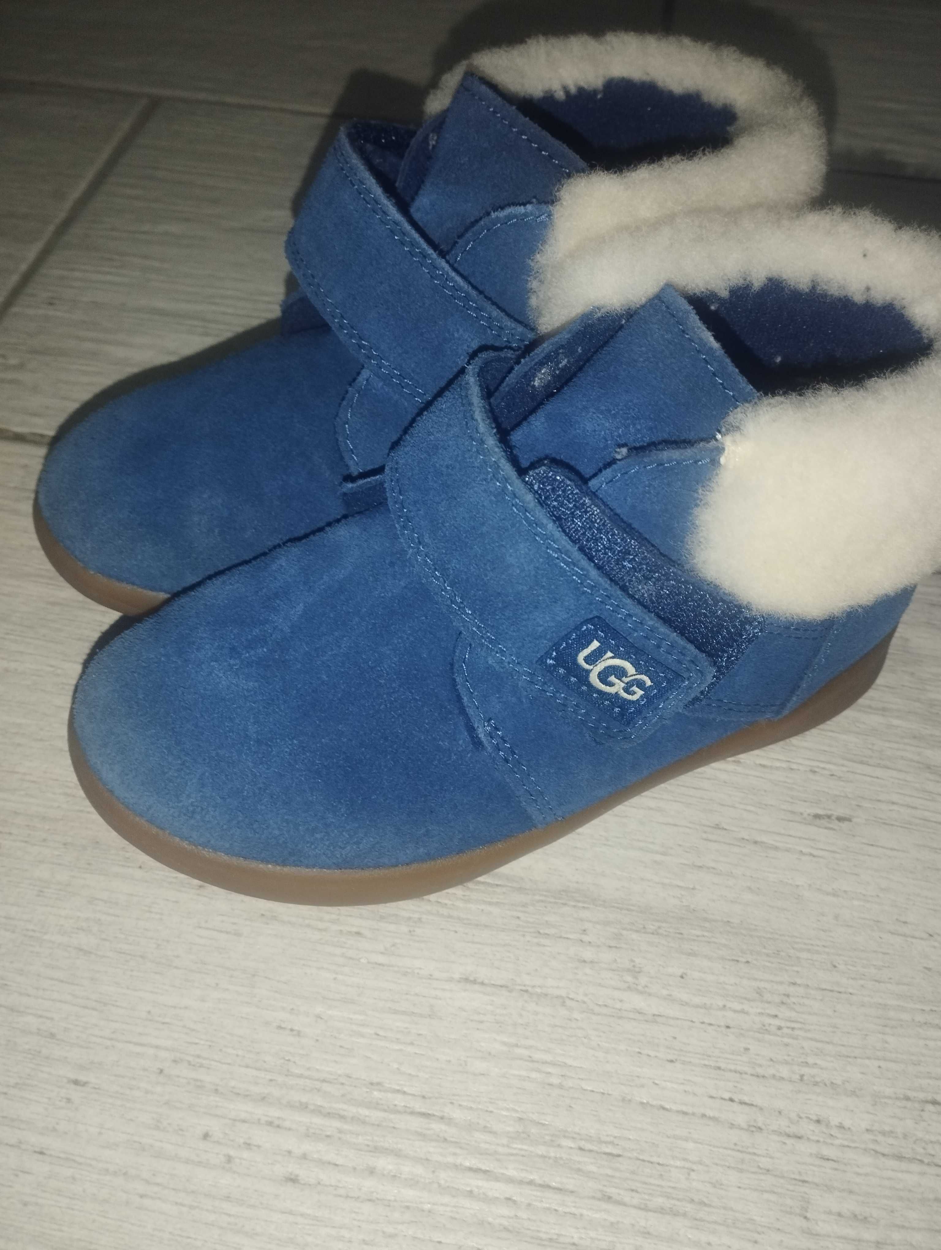 Ugg mărimea 28,5