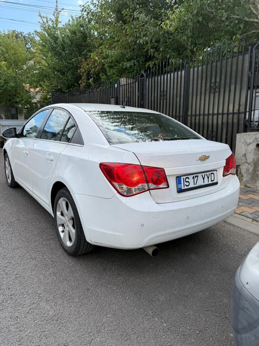 Vând Chevrolet Cruze 2010