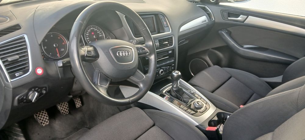 Audi q5  177cp manual  quattro