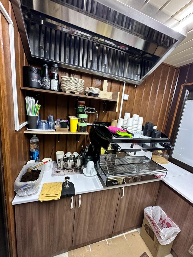 Кофейный киоск с оборудованием