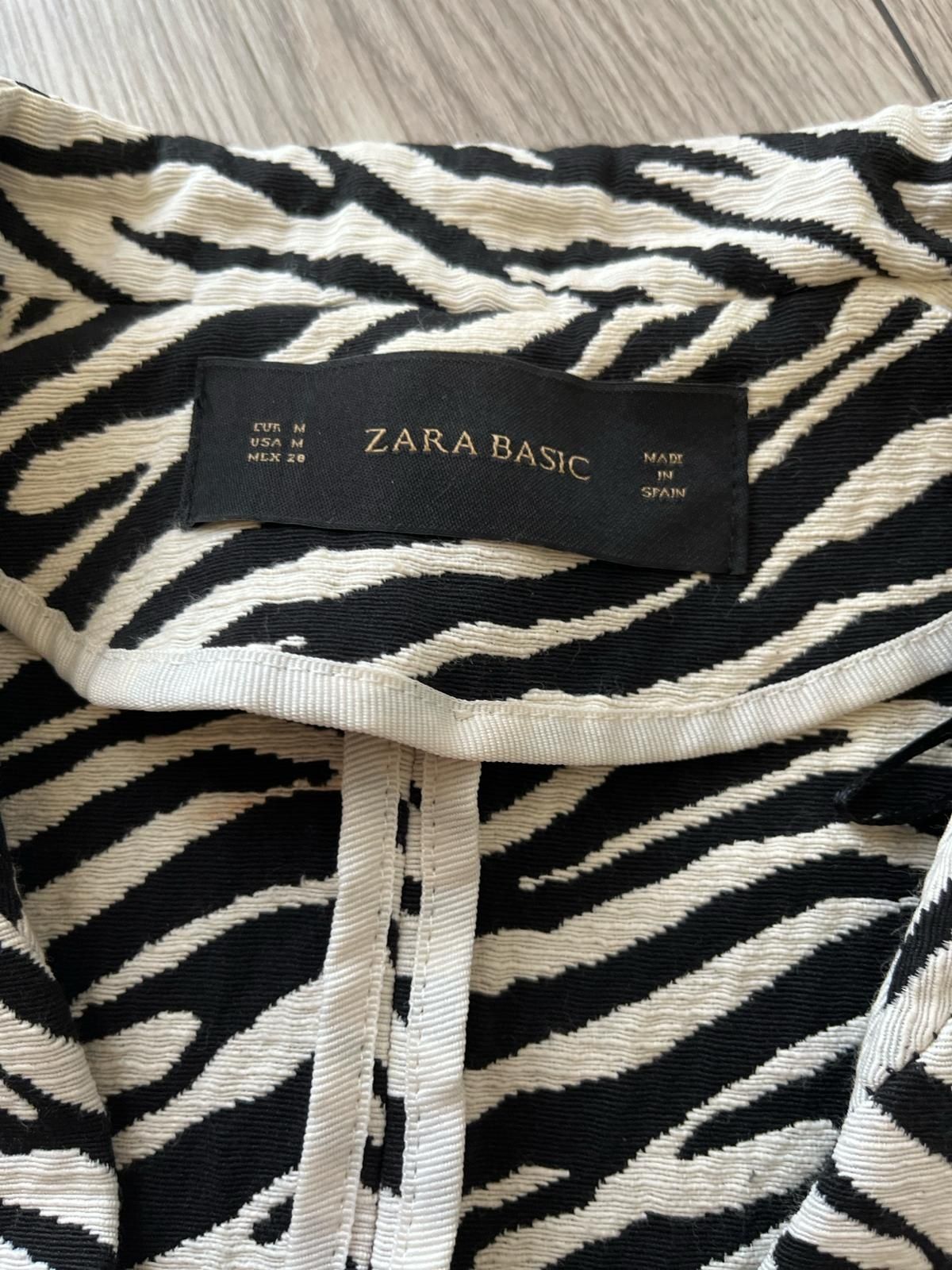 Jacheta vintage, Zara