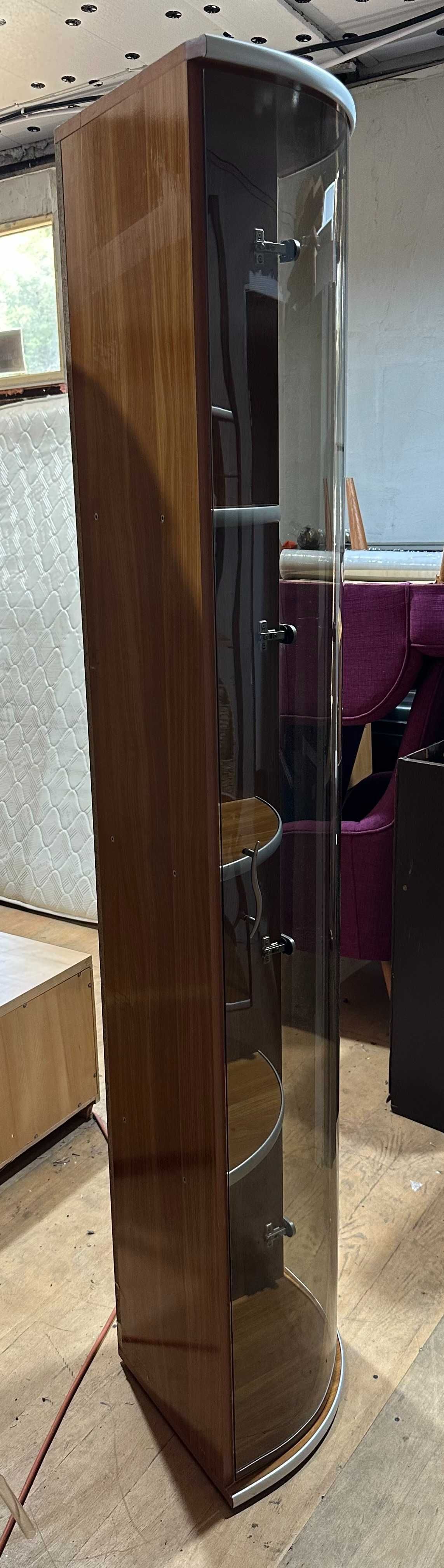 Vitrina de colt cu rafturi; Biblioteca cu polite; Dulap
