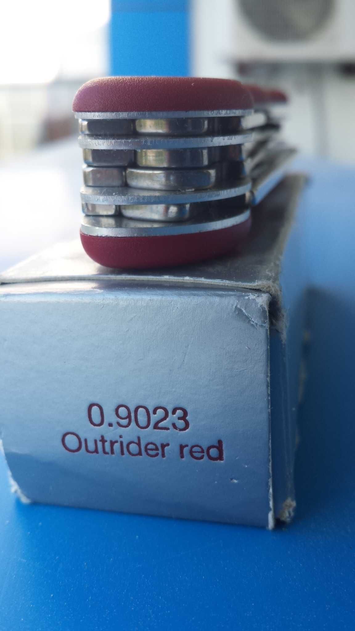 Victorinox многофункциональный инструмент Швейцария outrider red0.9023