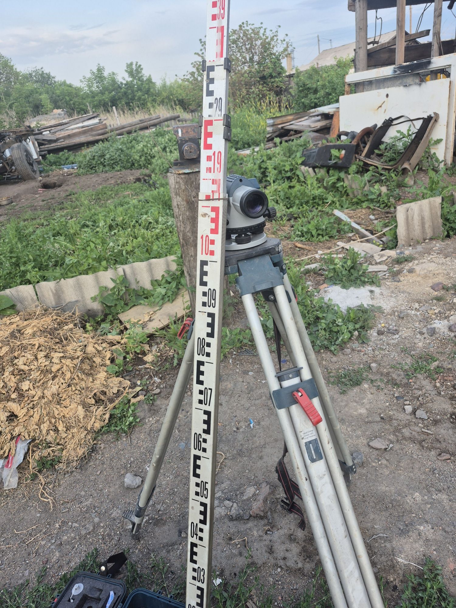 Продам нивелир BOSCH