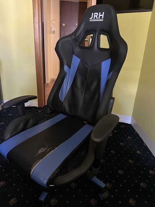 scaun de gaming.
