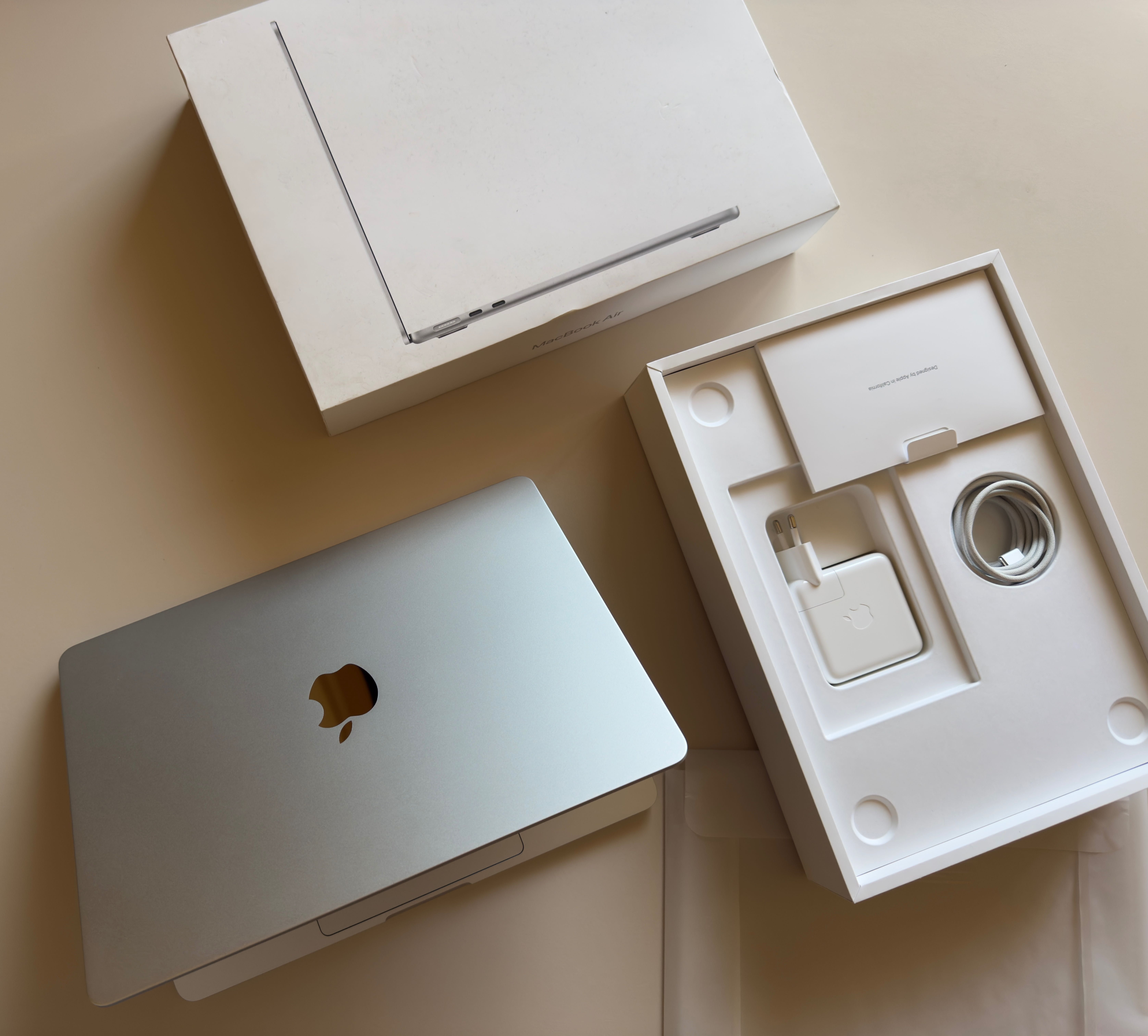 Като НОВ Apple MacBook Air 13" M3 16GB RAM 512GB SSD Silver