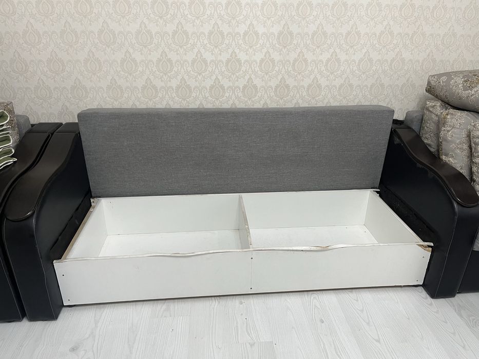 Продается диван с креслами