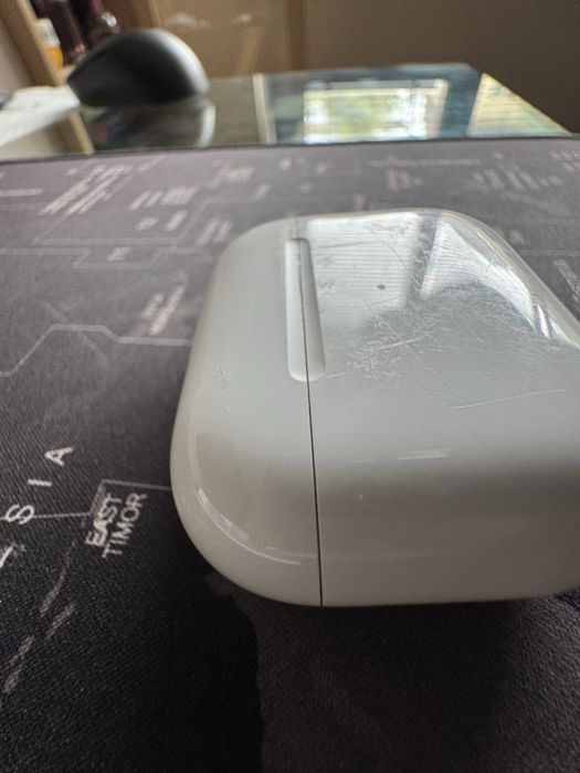 Apple iphone SE 2020 + Apple Airpods 3