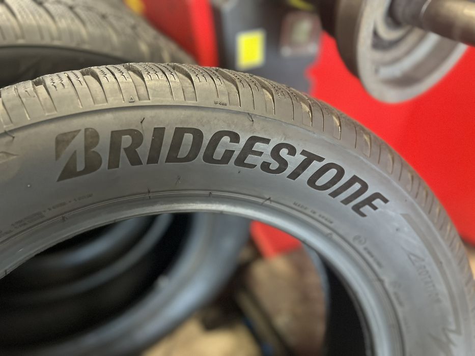 Зимни гуми 225/60 R18 Bridgestone