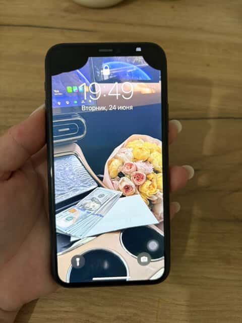 Айфон 11 pro в хорошем состоянии