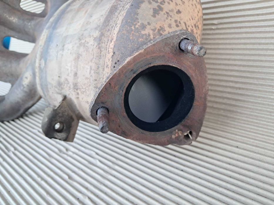 Opel Astra H Zafira B Vectra C, catalizator cu galerie evacuare GM132