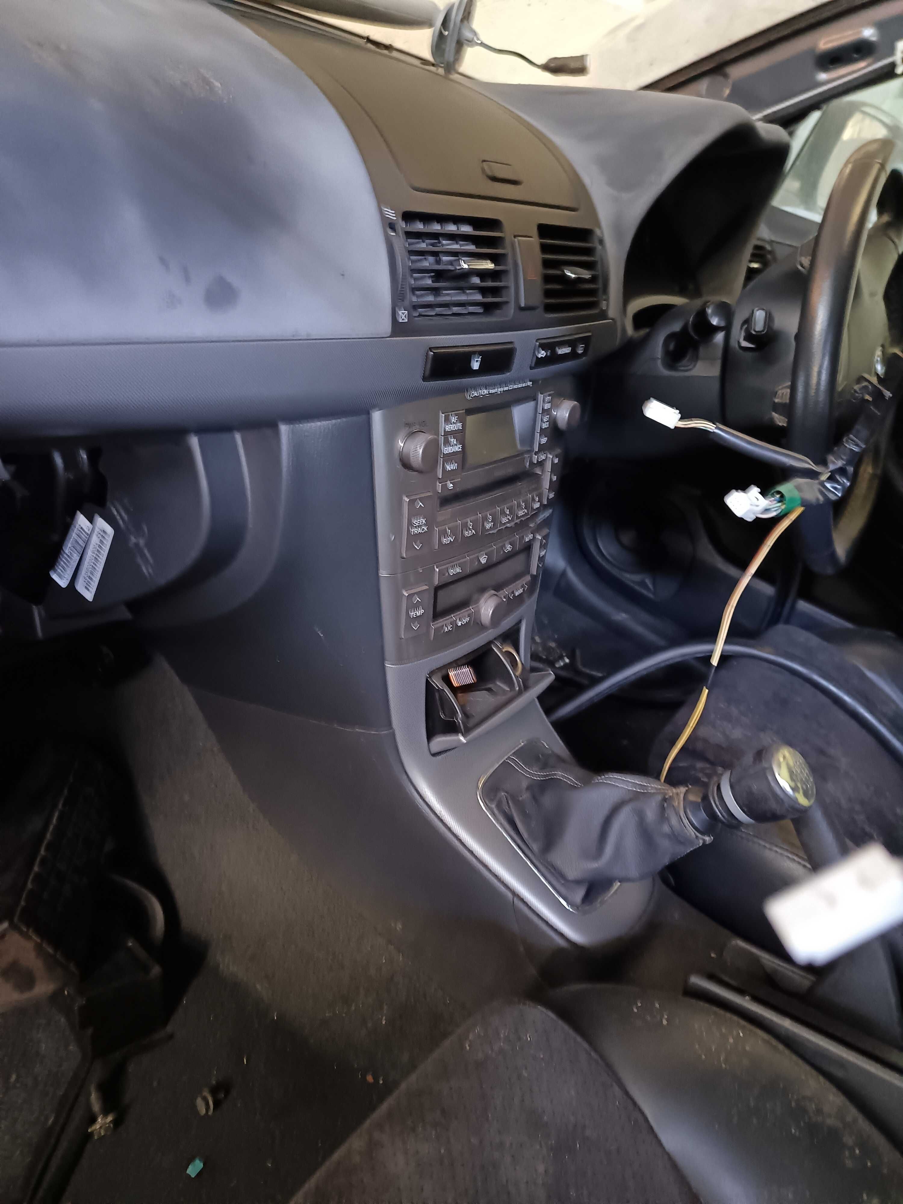 Toyota Avensis 2.2 DCAT на части