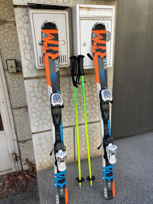 Продавам комплект детски ски VOLKL с щеки