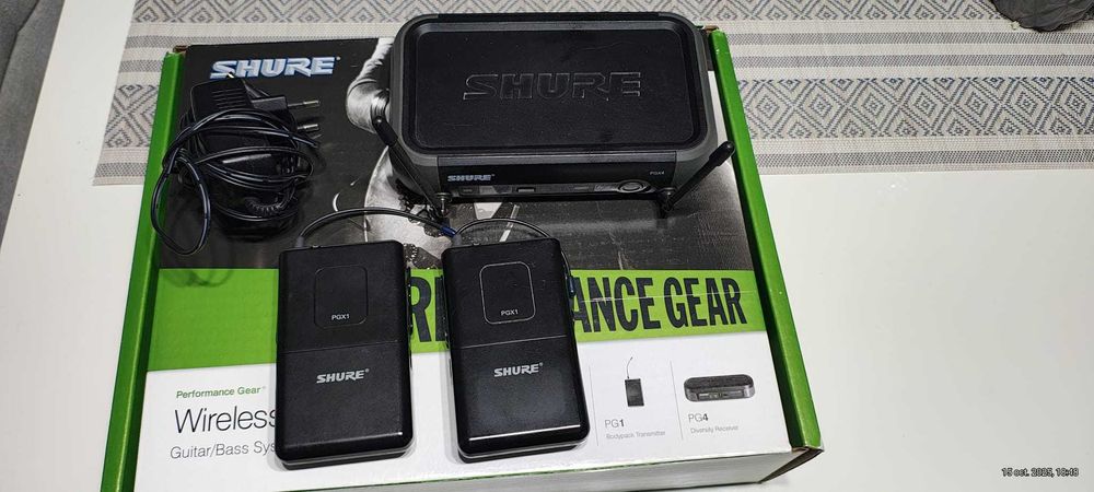 Vând shure wireless 800-820 MHz 
Cu două transmitere și un receiver