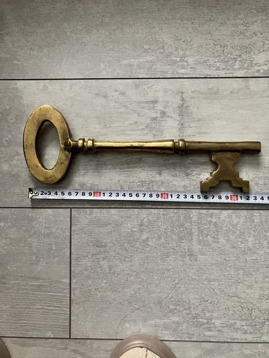 Месингов ключ и обувки с котета