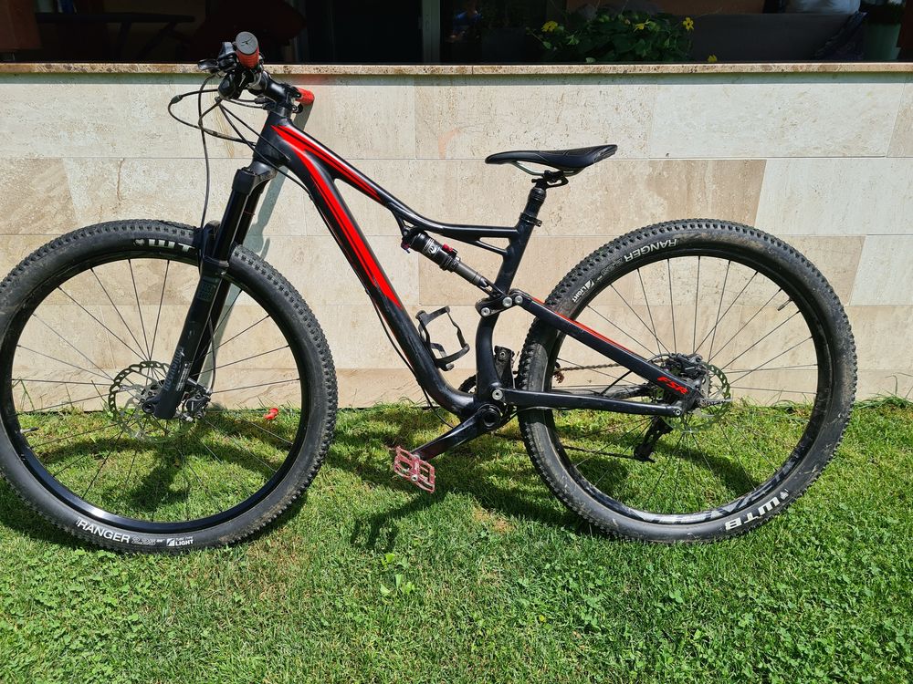 Full-Suspension Specialized StumpJumper 29