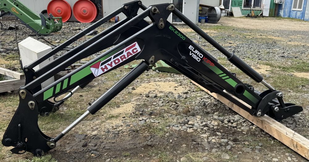 vand incarcator frontal complet pentru John Deere seria 6000