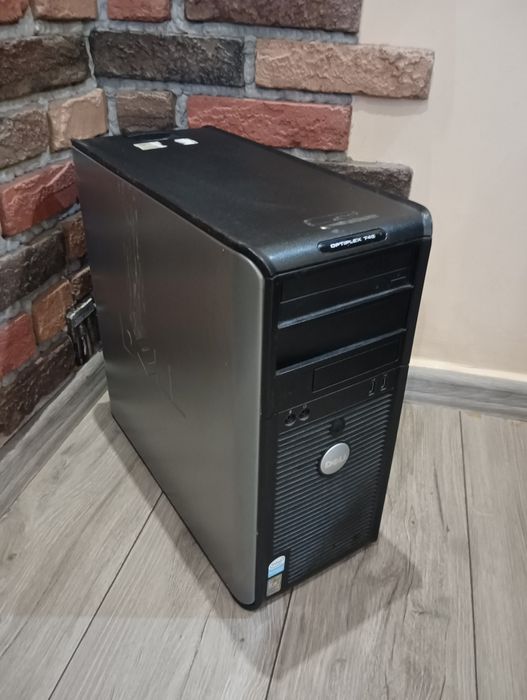 3D Принтер и Компютър с Монитор 27"