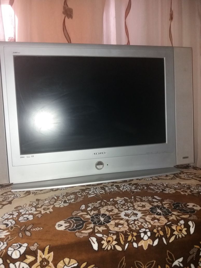 Vand televizor LCD Samsung pt piese