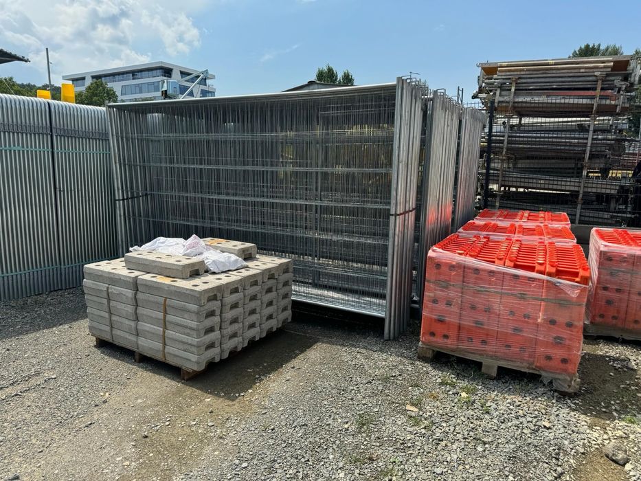 Gard provizoriu , mobil cu talpa beton pvc pentru imprejmuire