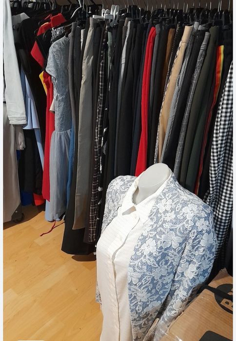 Vand haine second hand la kg