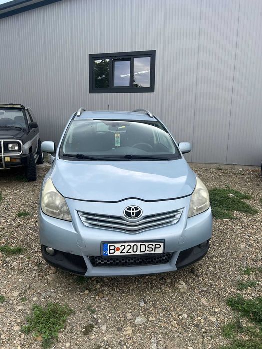 Vand toyota verso 7 locuri ideala pentru familie