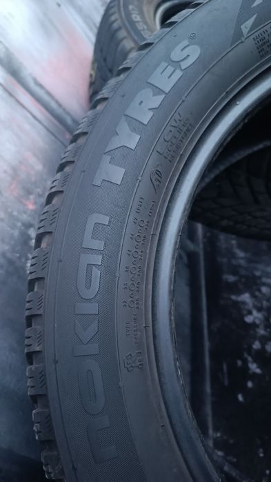 215/55/17 Nokian Дот 1823