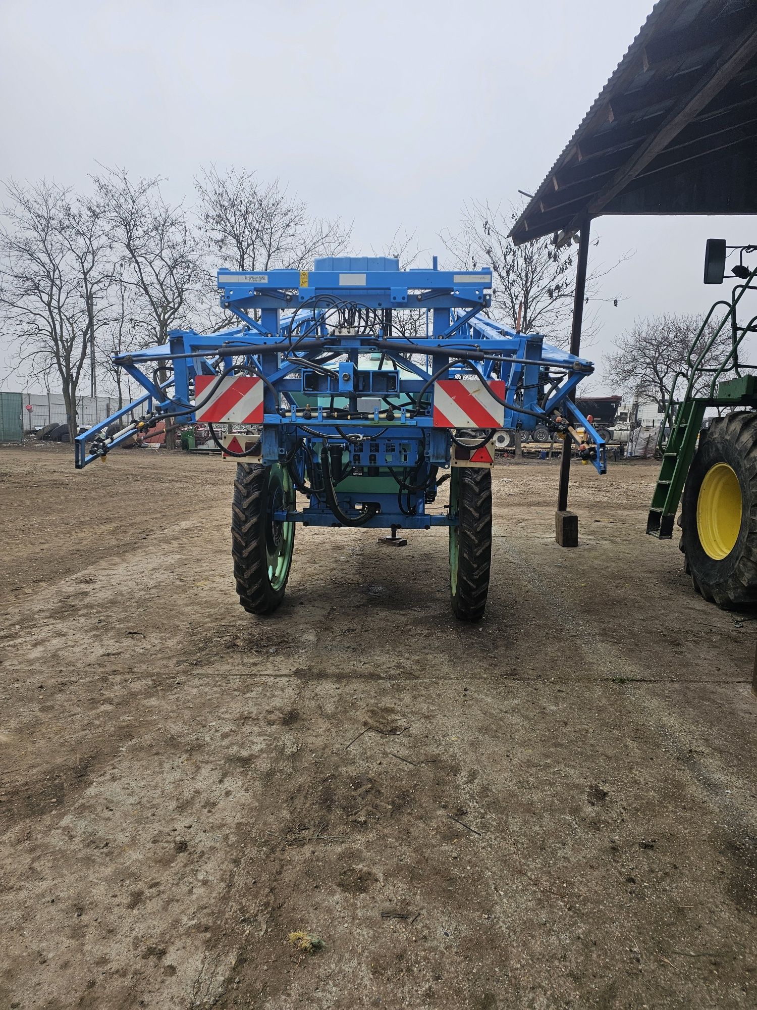 Vând instalatie erbicidat Berthoud