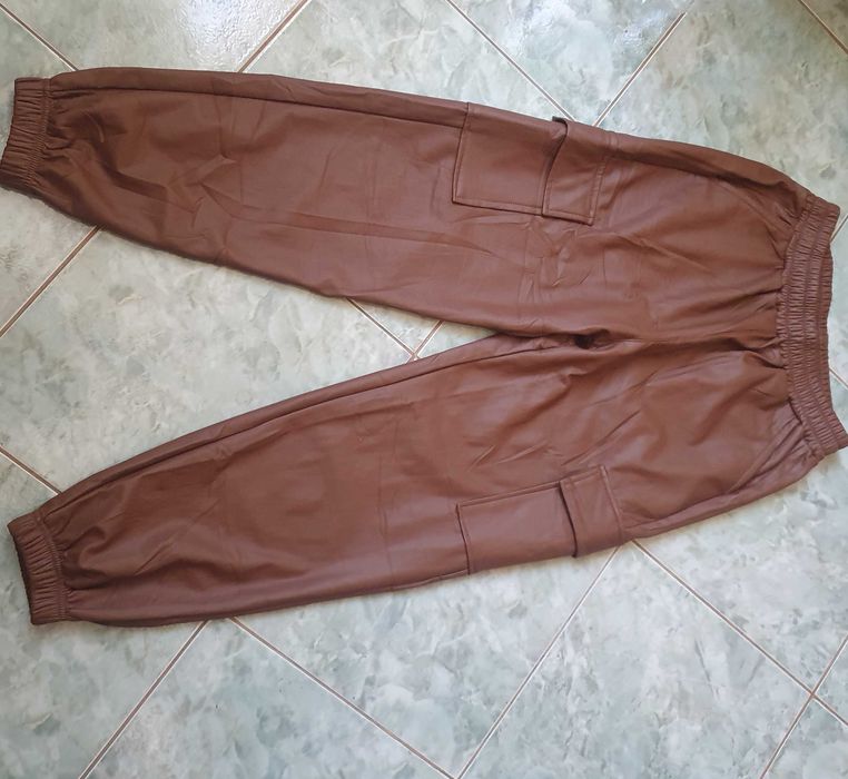 Pantaloni piele cargo