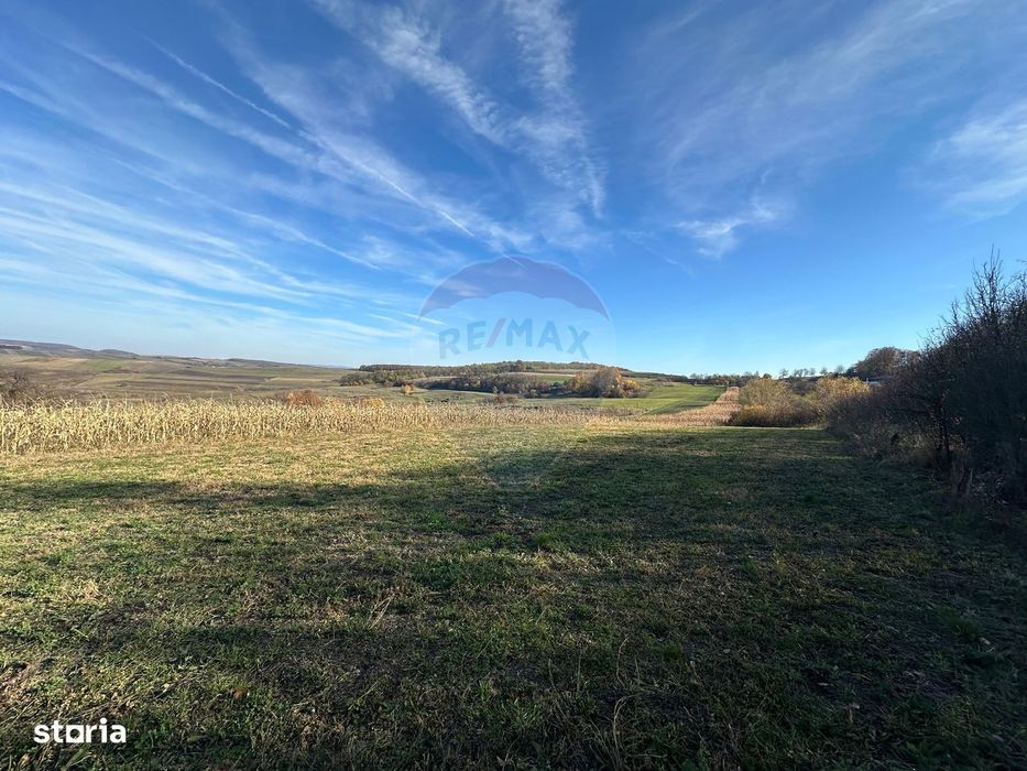 DE VANZARE - teren in ograda