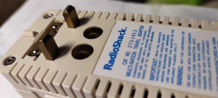 RadioShack273-1413International Foreign Travel Power Adapter Converter
