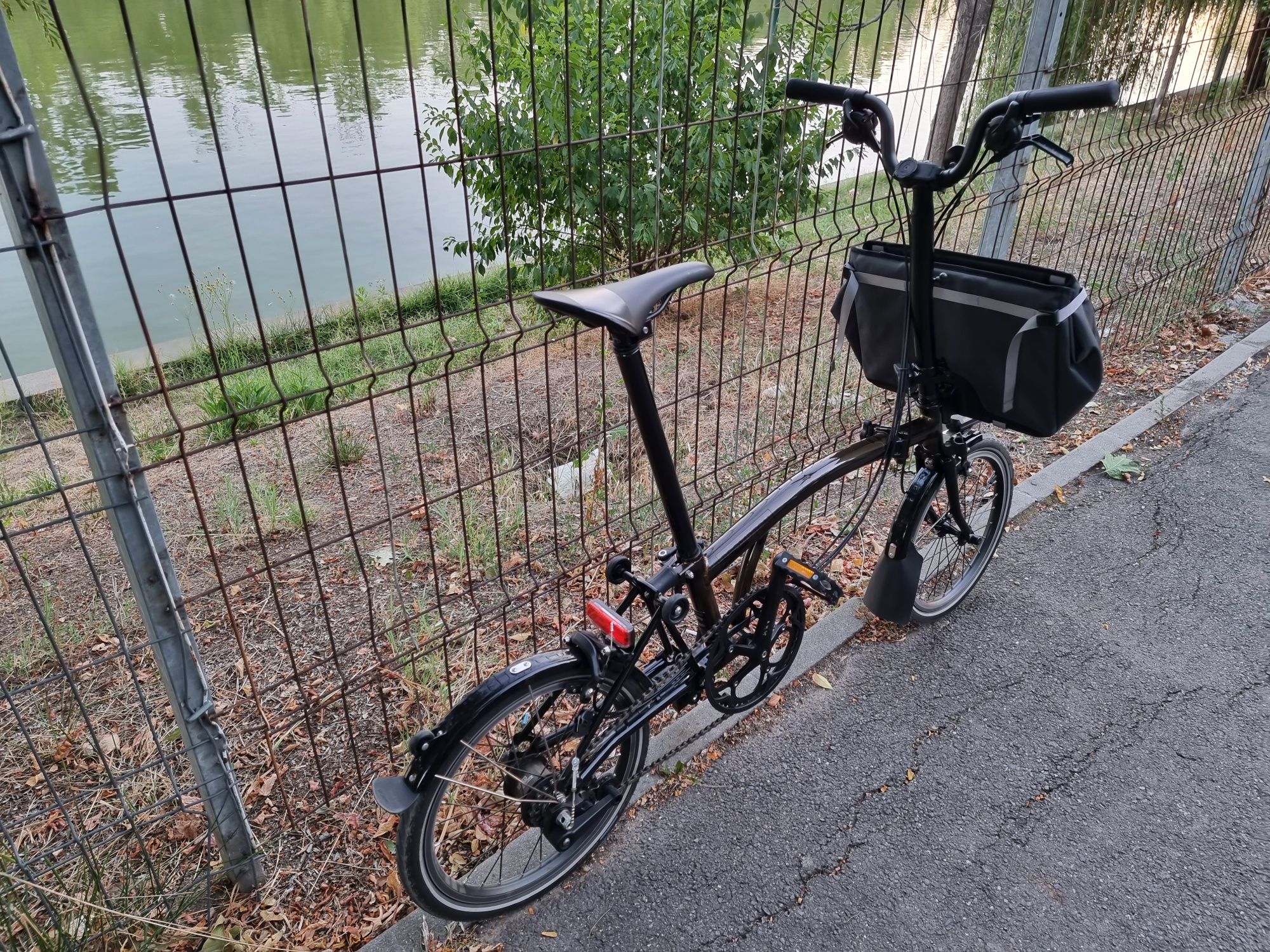 Bicicleta pliabila Brompton C Line H6L Black Edition Black Laquer 2023