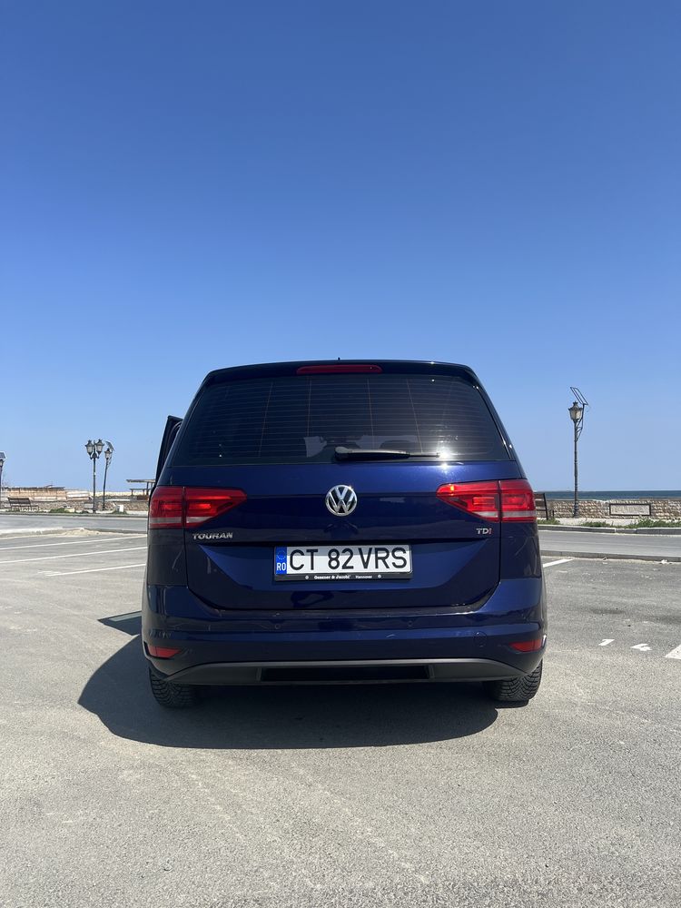 Volkswagen Touran Comfortline BlueMotion Tehnology full LED