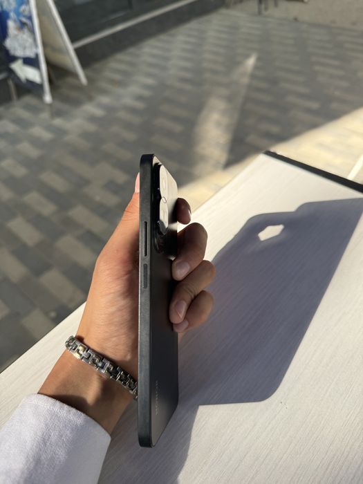 Honor 90 lite.