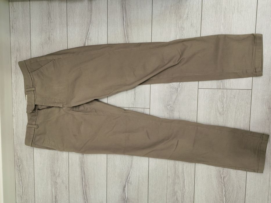 Бежевые классические брюки из Пакистана