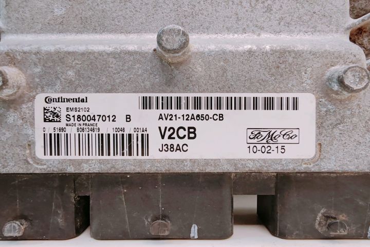 Calculator Motor Continental ECU  AV2112A650CB / S180047012 / EMS2102