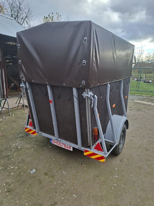 Vând remorcă/transport animale