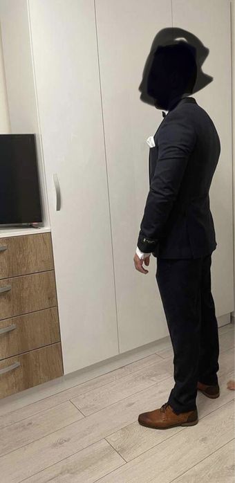 Costum mire bleumarin