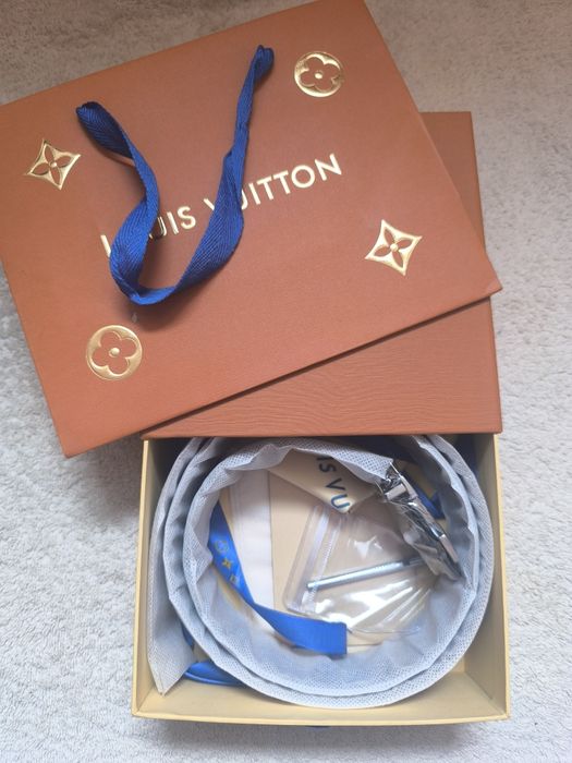 Различни модели колани