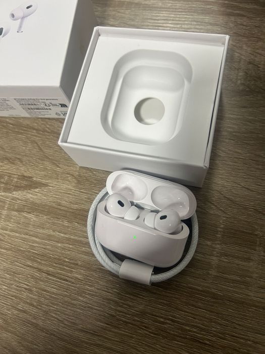 Vand Apple Airpods pro2 - desigilate pentru poze,sunt noi,cu factura
