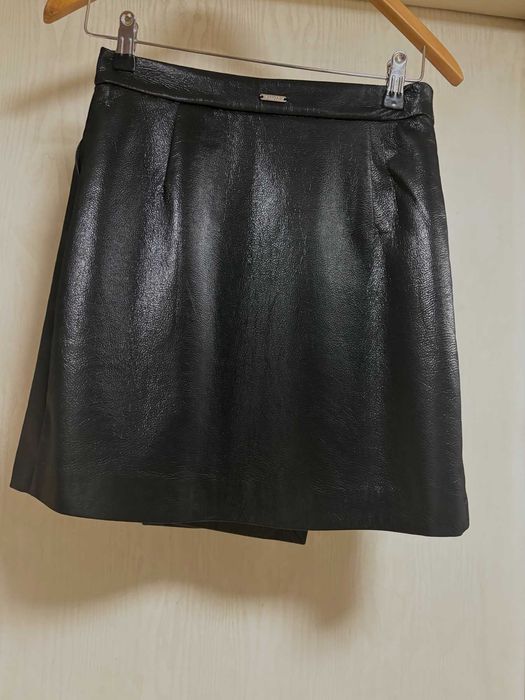 GUESS Къса Кожена Пола