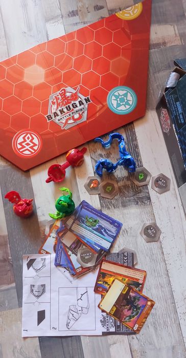 Игра на Bakugan с кутия